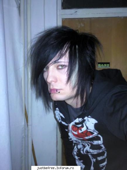 Chami - eyeliner envy:) - Pictures