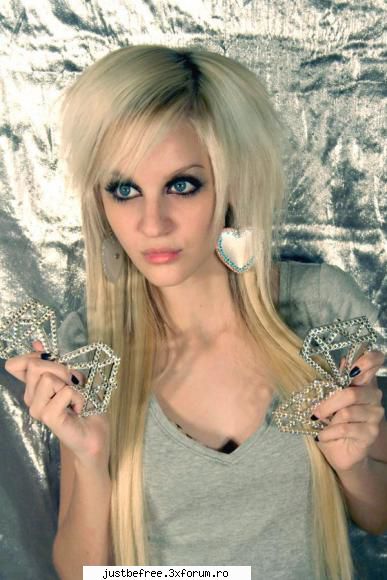 Kiki Kannibal - Emma - Scene Queens