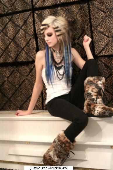 Kiki Kannibal - Emma - Scene Queens