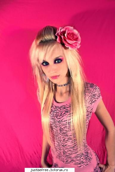 Kiki Kannibal - Emma - Scene Queens
