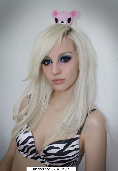 Kiki Kannibal - Emma - Scene Queens