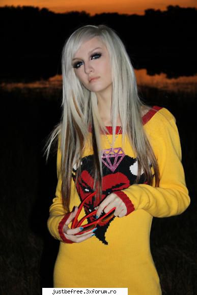 Kiki Kannibal - Emma - Scene Queens