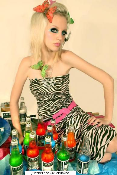 Kiki Kannibal - Emma - Scene Queens